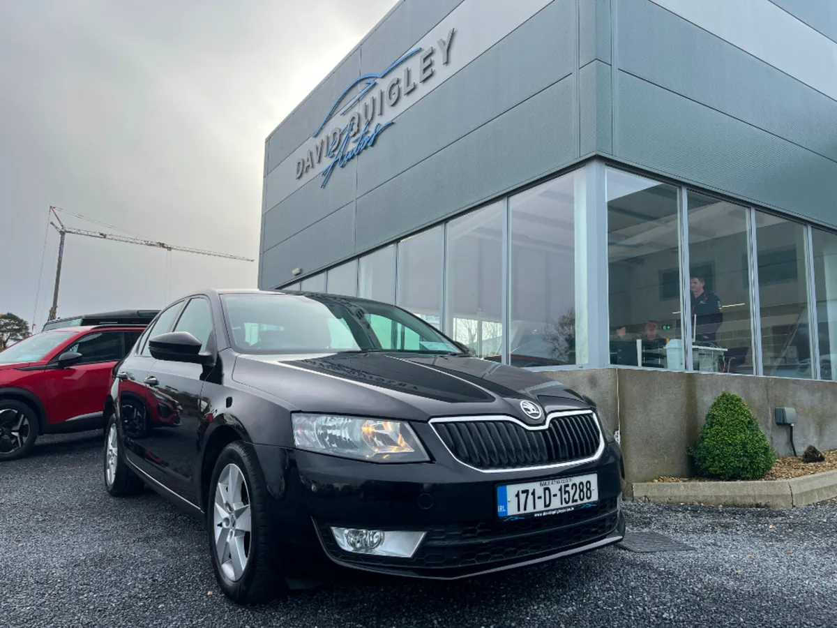Skoda Octavia AMB 1.6tdi 110BHP DSG 4DR AUTO*QUALI - Image 2