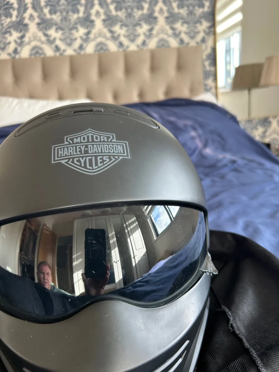 Motorcycle Helmet - Image 4