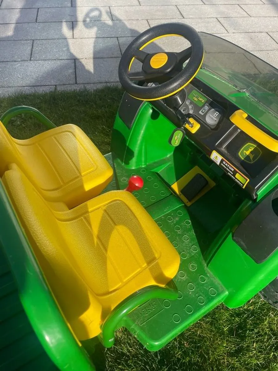 John Deere Gator Ride On - Image 3