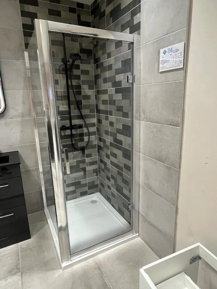 700mm Chrome Shower Door w/Side Panel