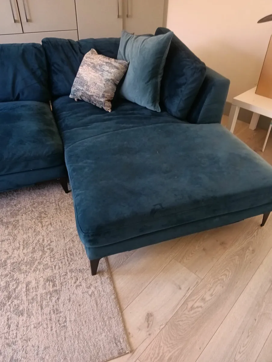 L shaped couch - Image 3