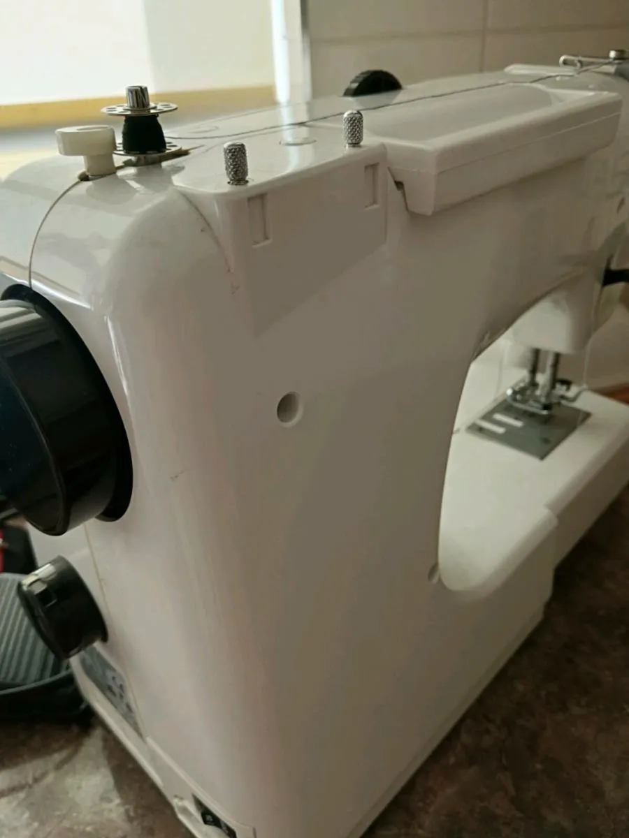 Sewing machine - Image 1