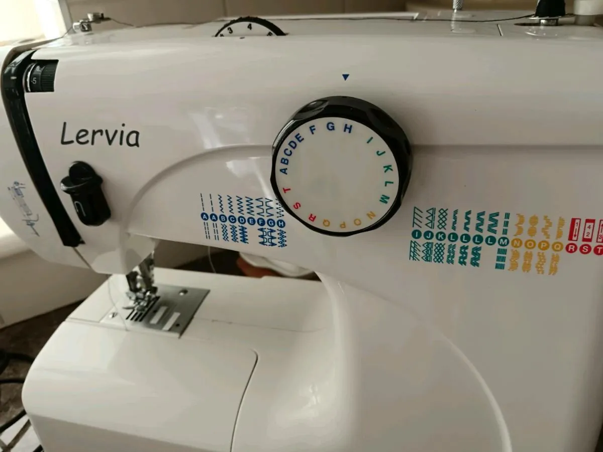 Sewing machine - Image 3
