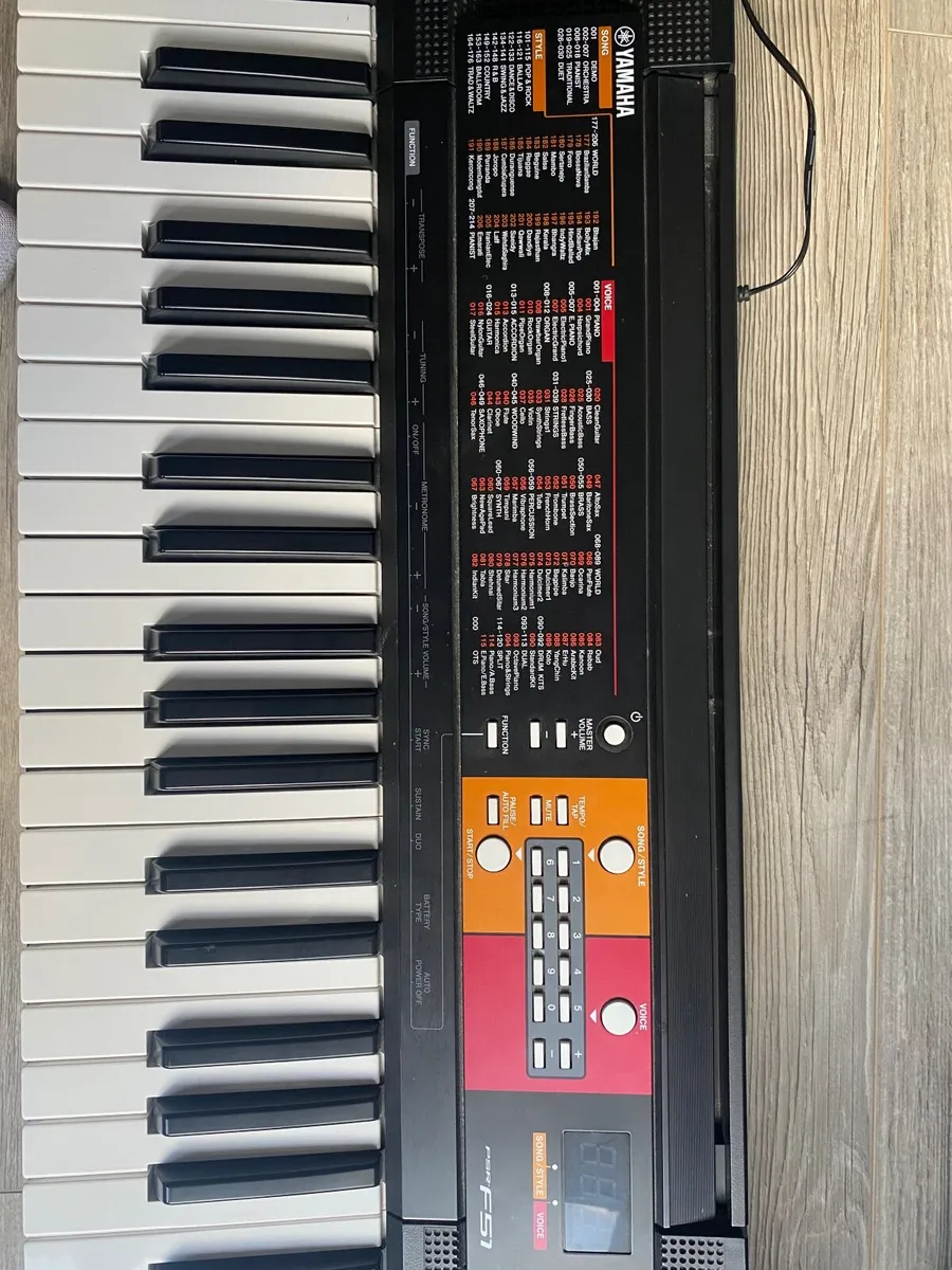 Yamaha Keyboard PSR F51 - Image 2