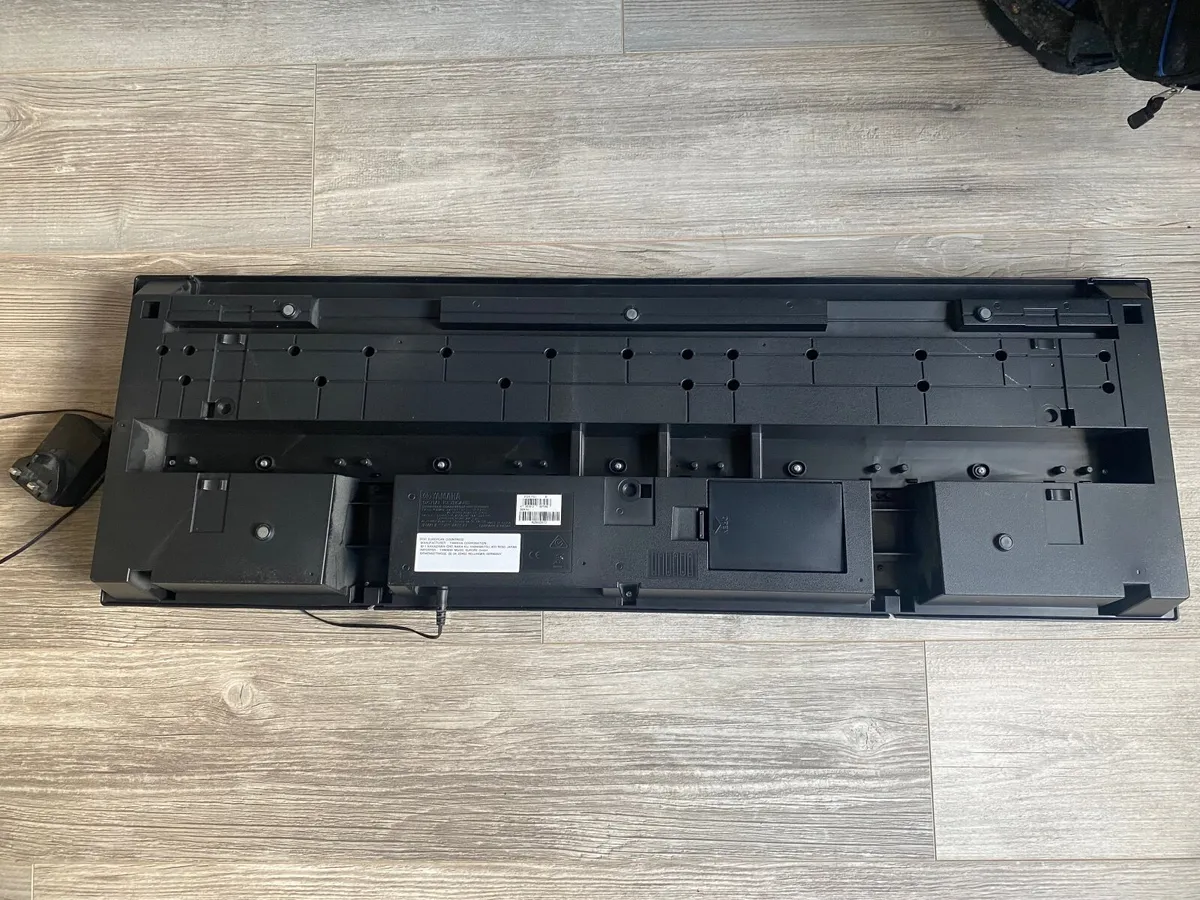 Yamaha Keyboard PSR F51 - Image 4