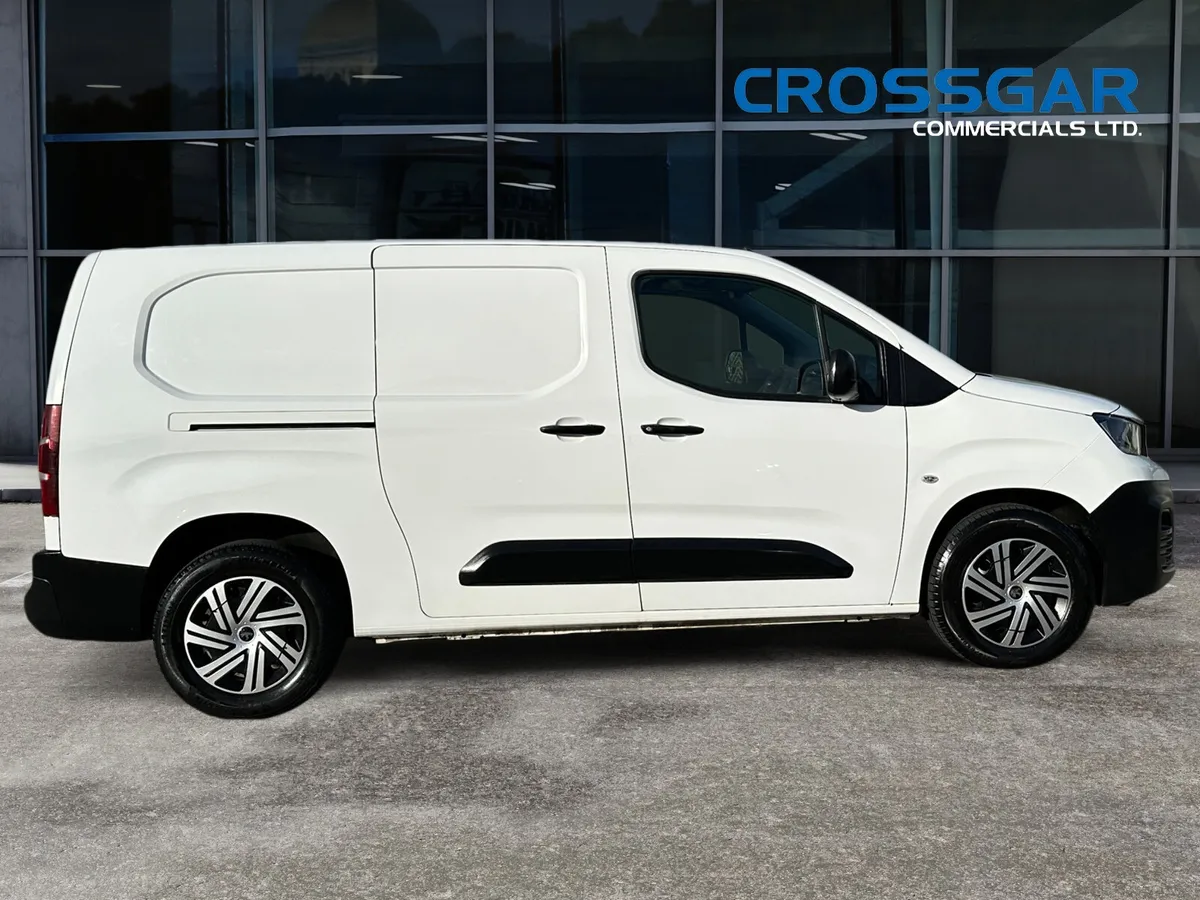 LWB GRIP MODEL LOW MILEAGE 3 NO IMPORT TARIFF - Image 3