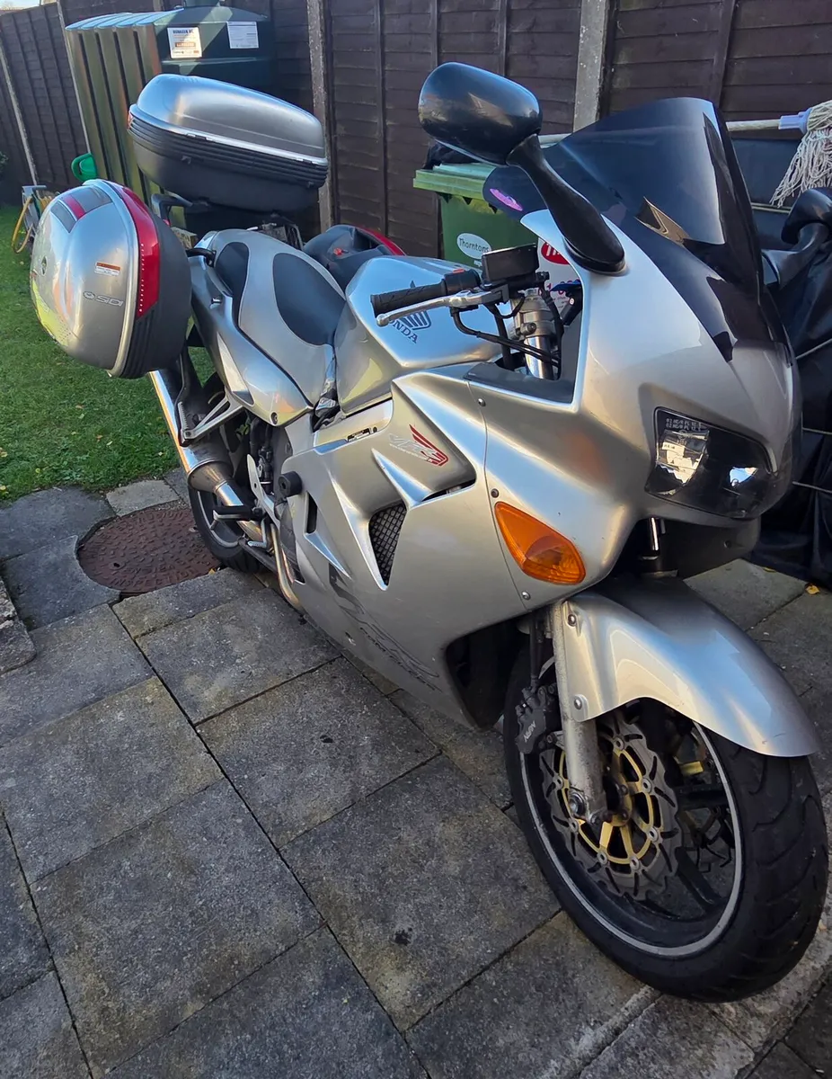 Vfr 800 Fi - Image 1