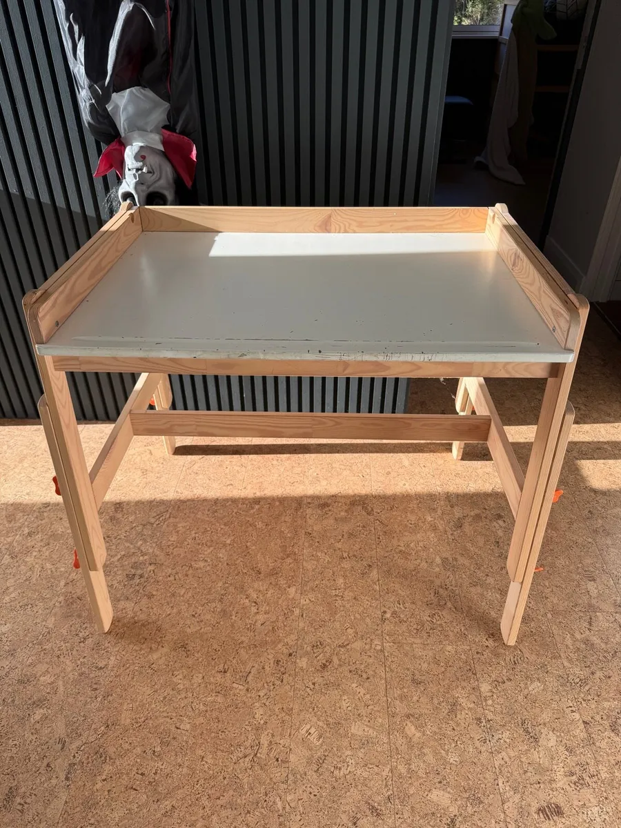 IKEA kids adjustable desk - Image 3