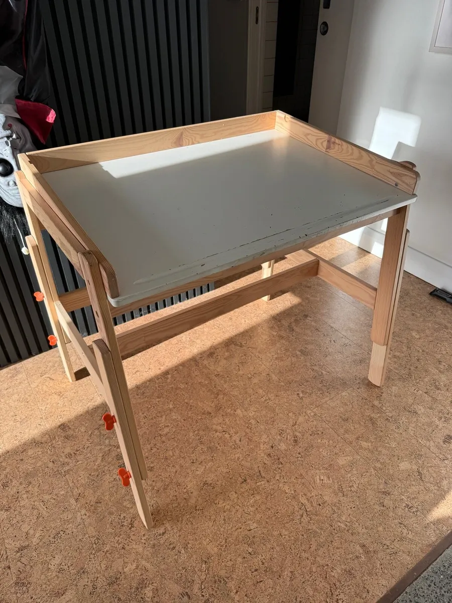 IKEA kids adjustable desk - Image 4