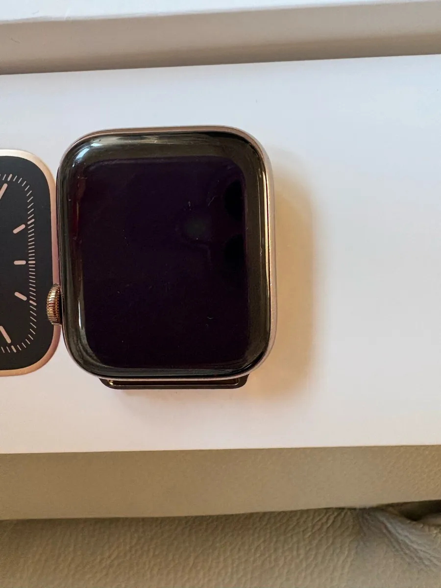 Apple Watch Series 5 - Image 3
