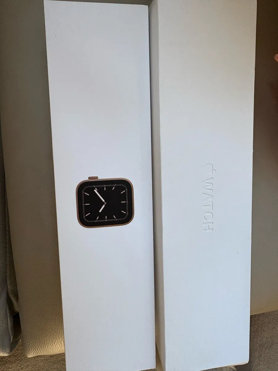 Apple Watch Series 5 - Image 4