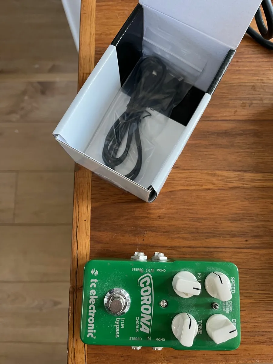 TC Electronic Corona guitar chorus pedal - Image 3