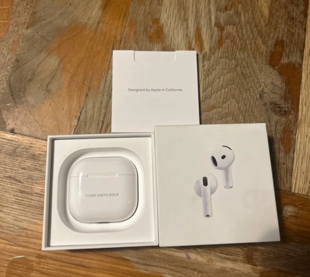 AirPods 4 - Noise Cancellation - Image 3