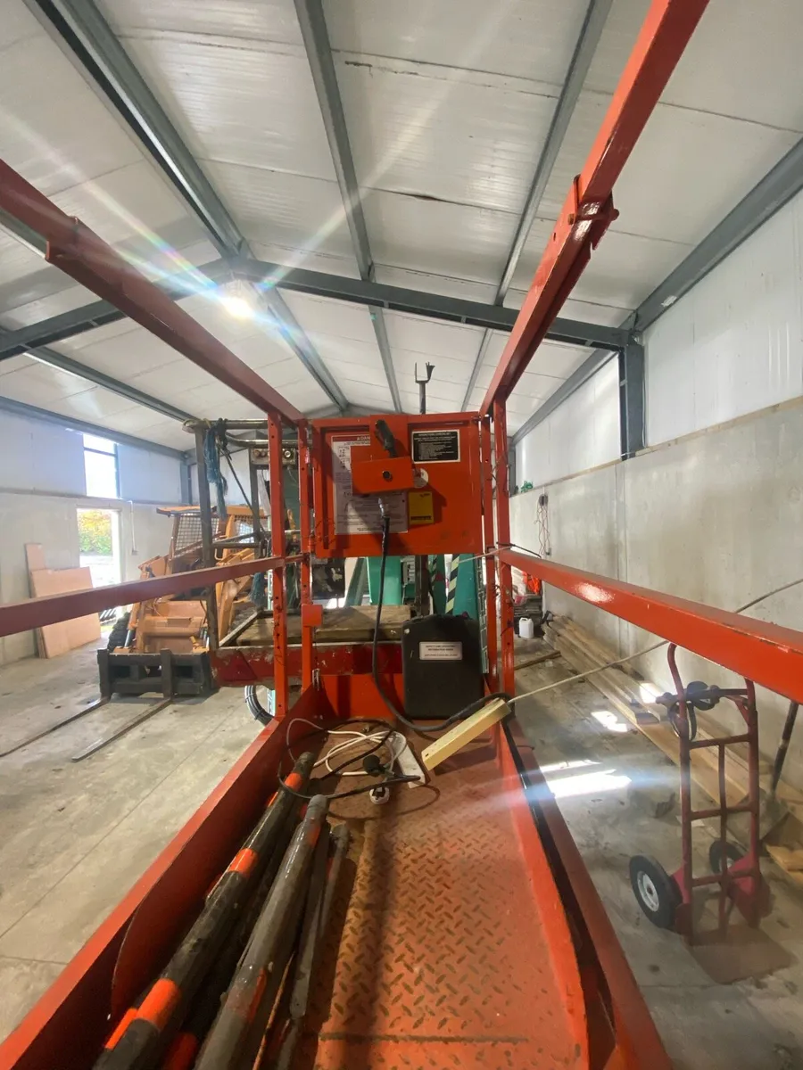 Snorkel scissor lift - Image 4