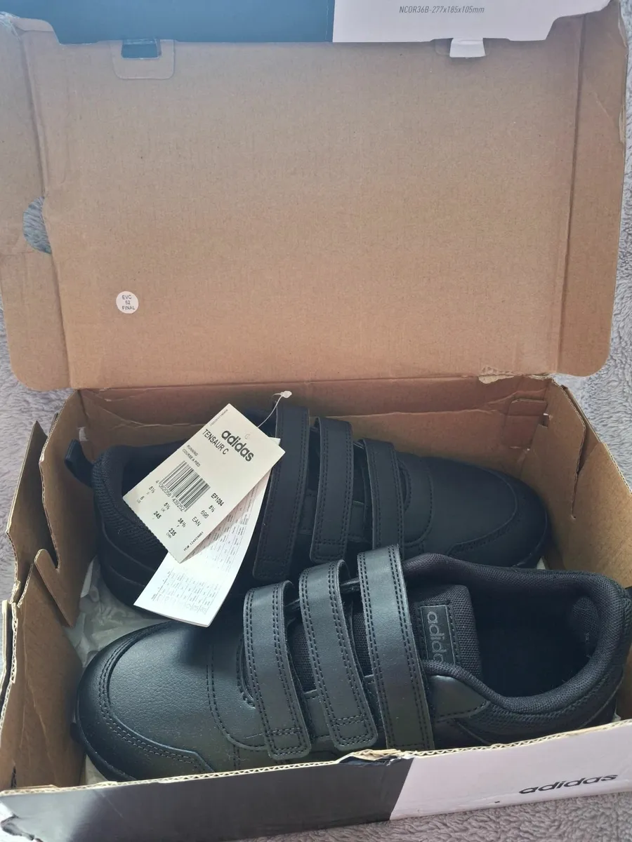 Addidas Boys shoes size UK -  5.5 - Image 2