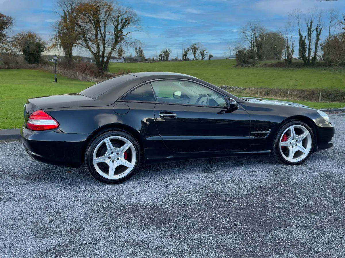 Mercedes-Benz SL 350 AMG Convertible - Image 4