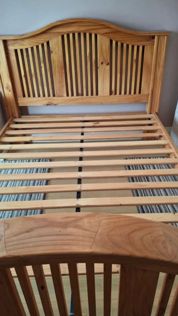 King size bed - Image 2