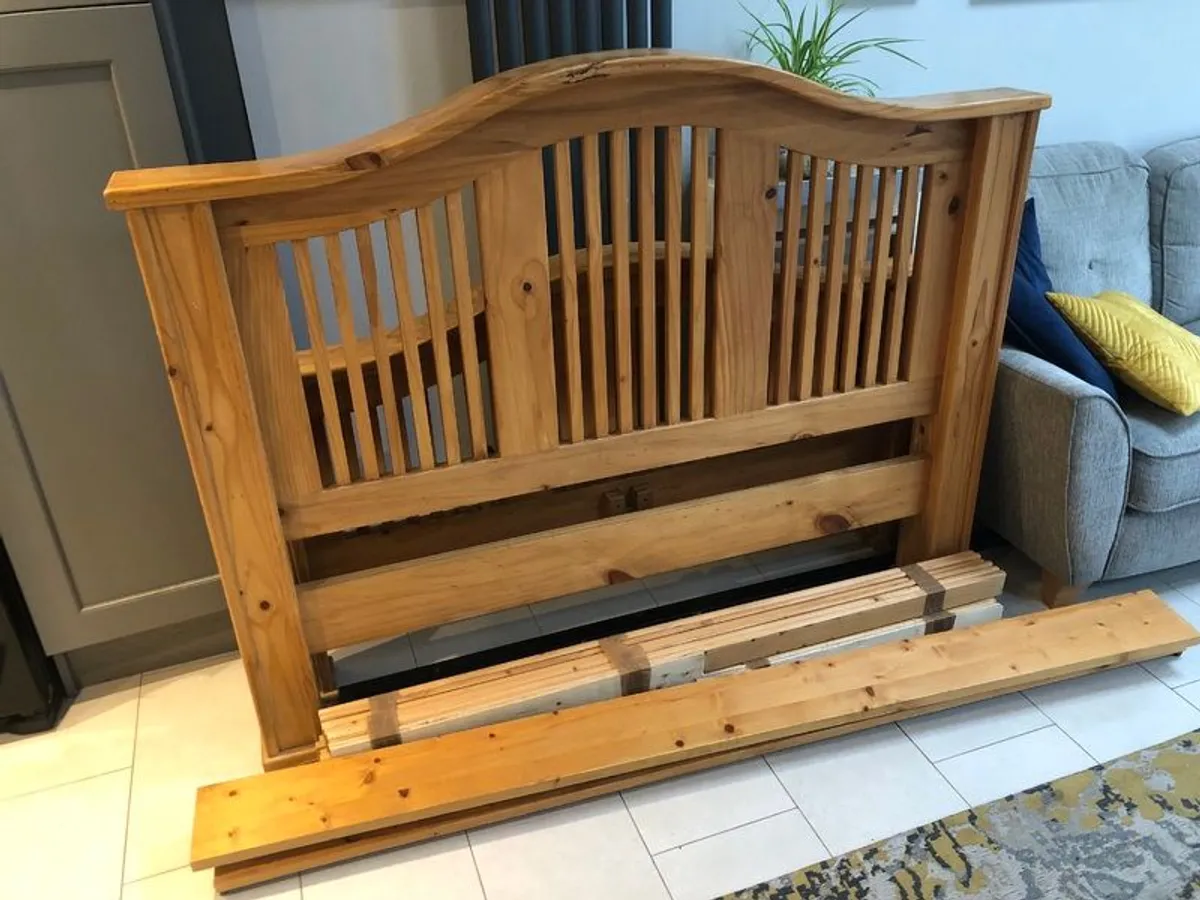 King size bed - Image 3