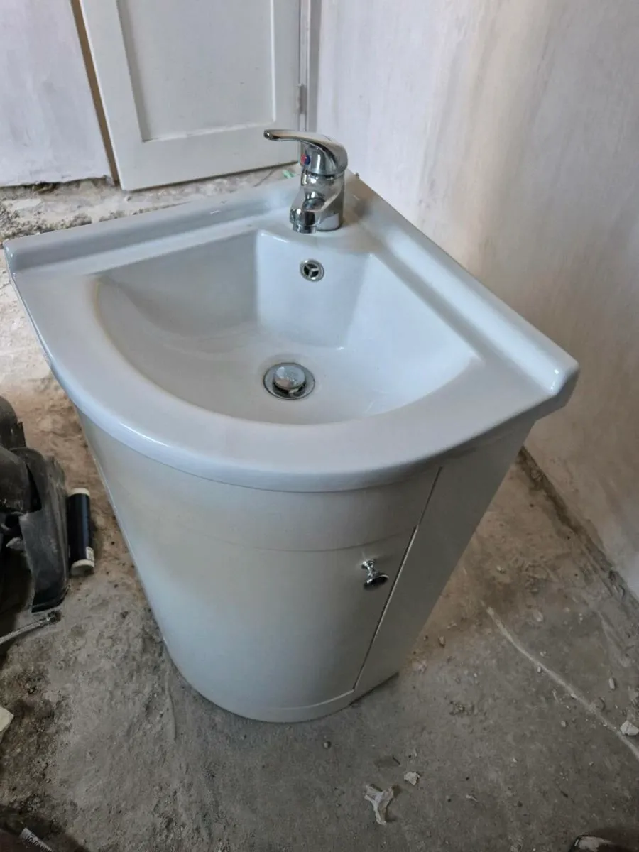 Sink unit - Image 1