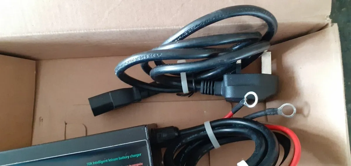 Charger - Leisure Battery - Image 3