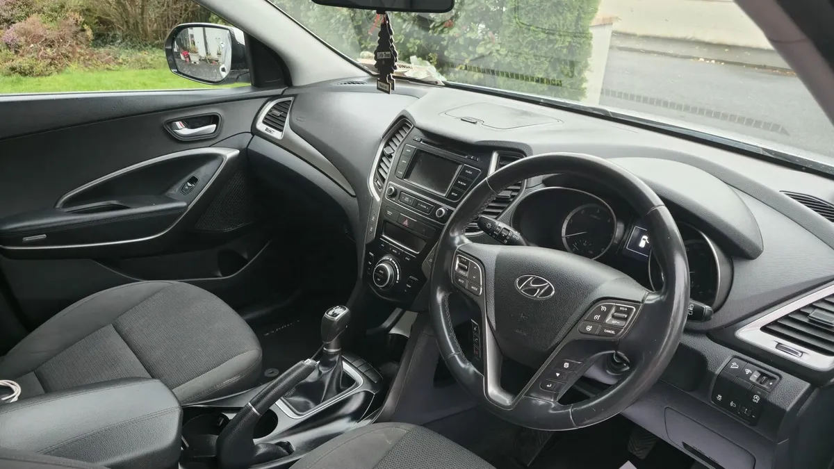 Hyundai Santa Fe - Image 2