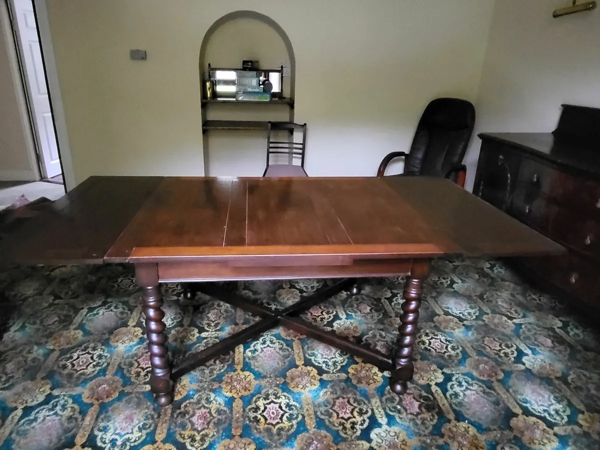 Dining table - Image 2