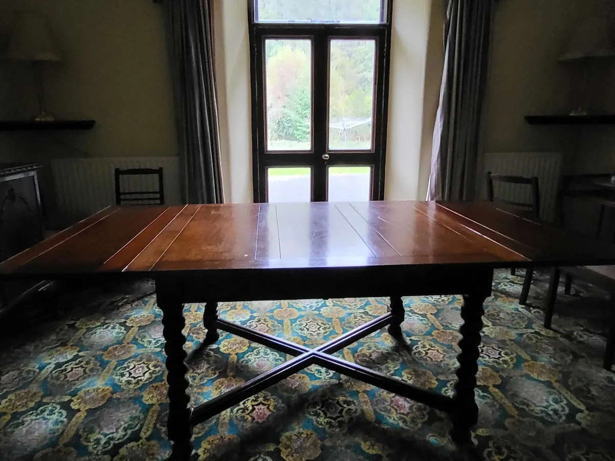 Dining table - Image 4