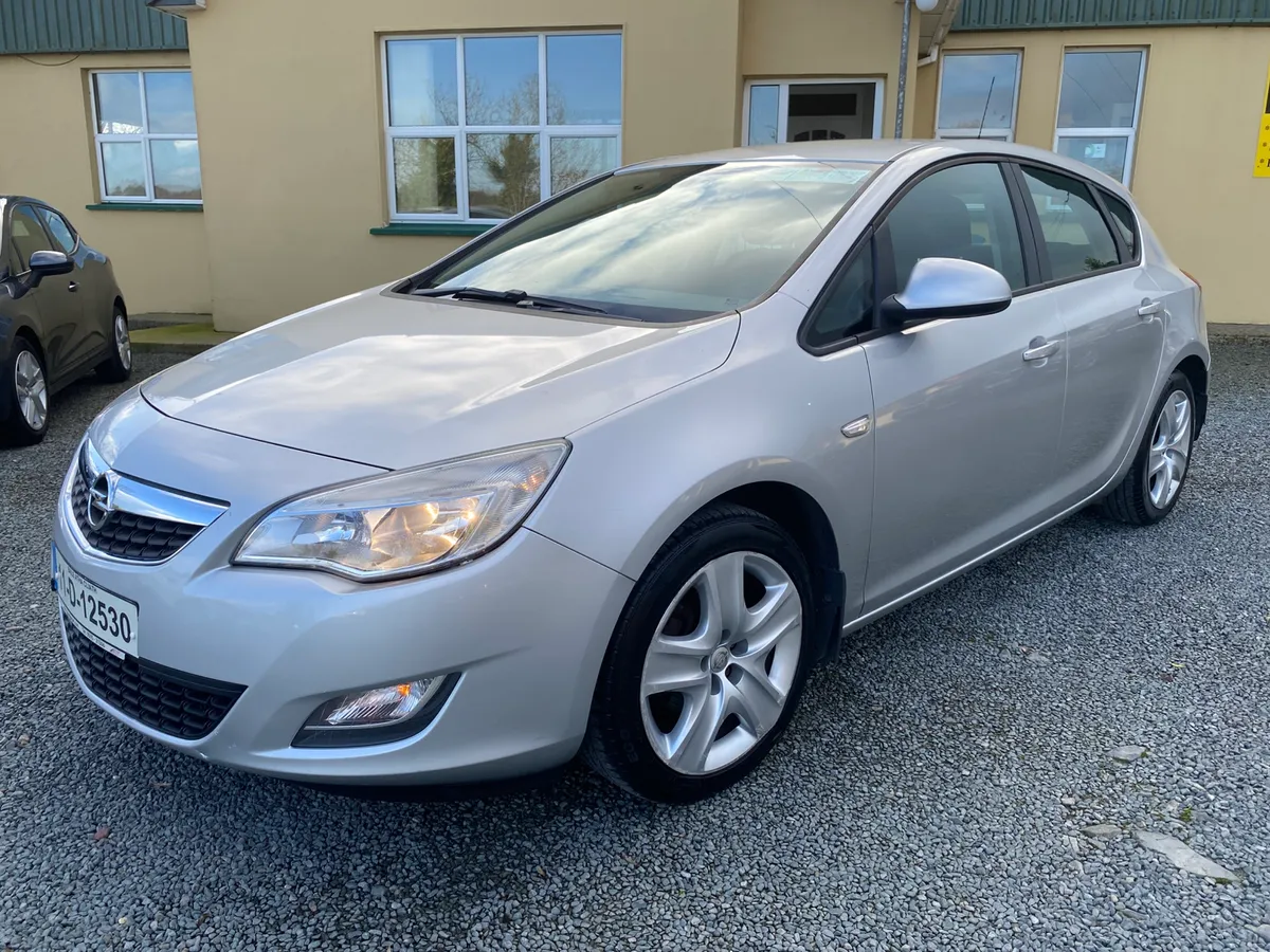 Clean 5 dr Astra  1.3 Diesel - Image 4