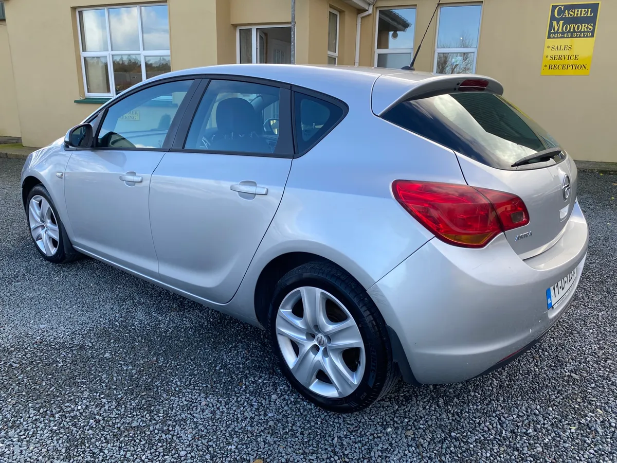 Clean 5 dr Astra  1.3 Diesel - Image 3