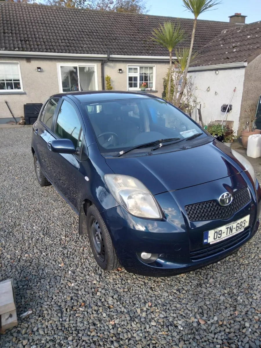 Toyota Yaris 2009 - Image 2