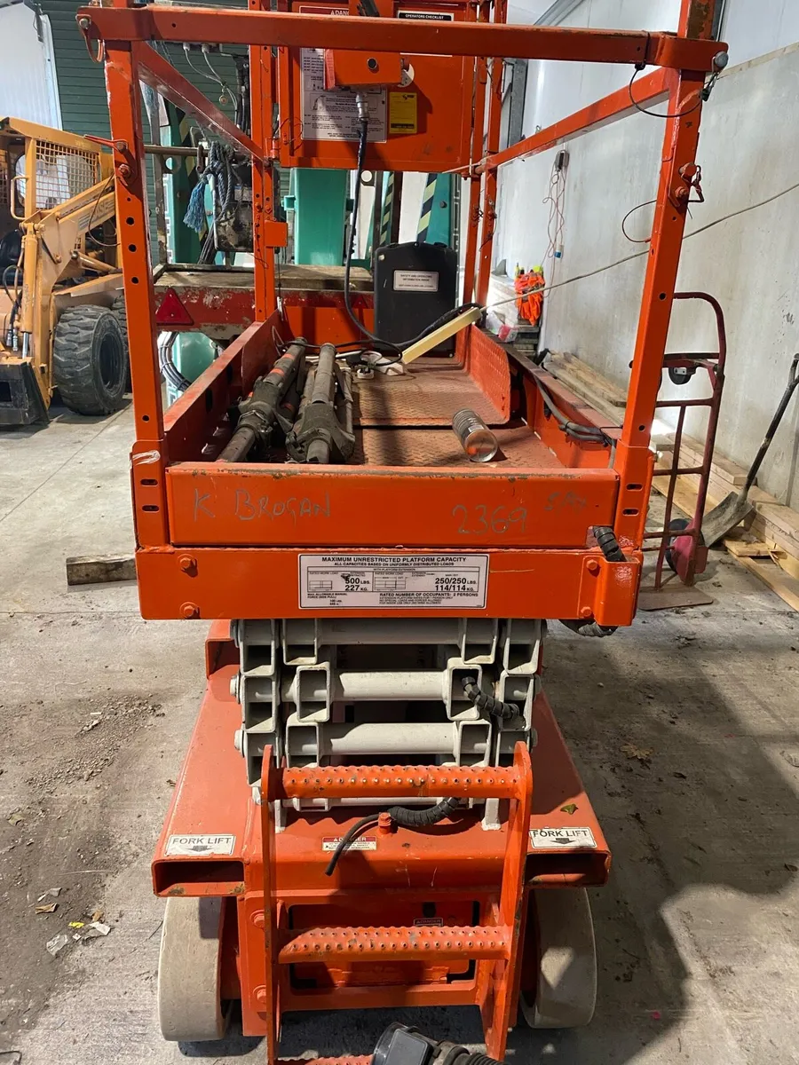 Snorkel scissor lift - Image 2