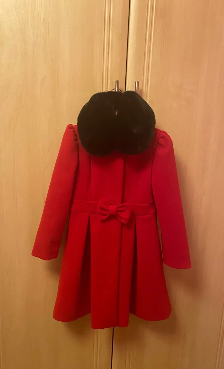 Girls coat - Image 1