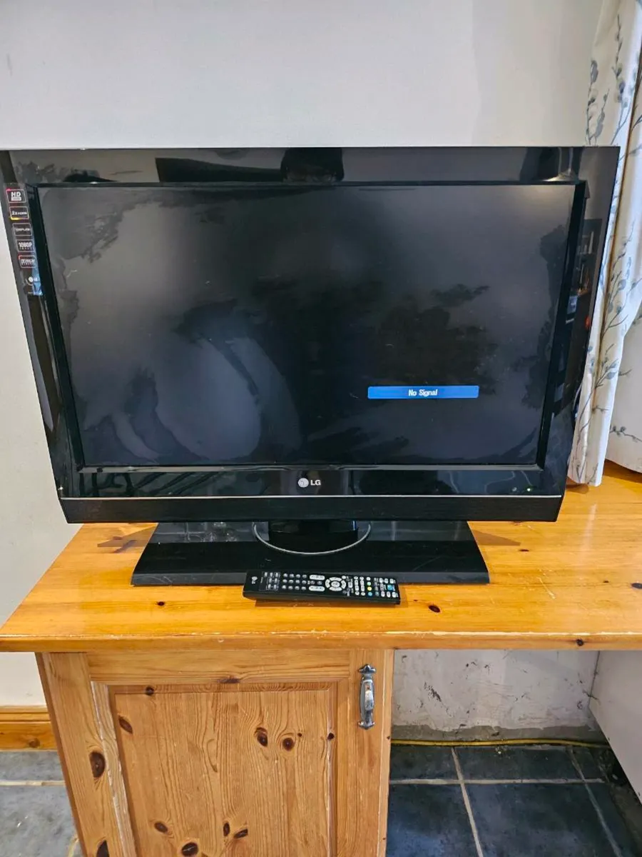 LG HD 32" Television - Image 2