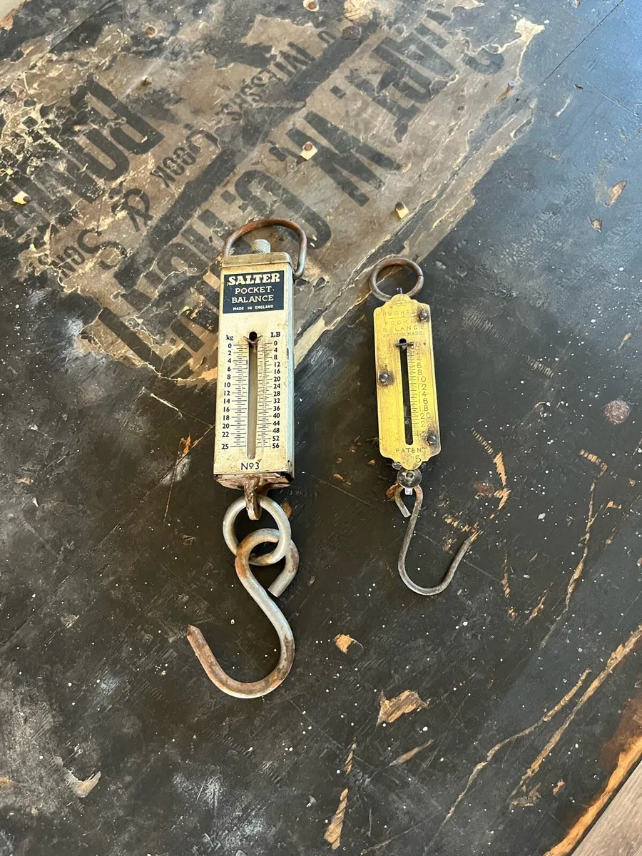Vintage Pocket Weighing Scales - Image 1