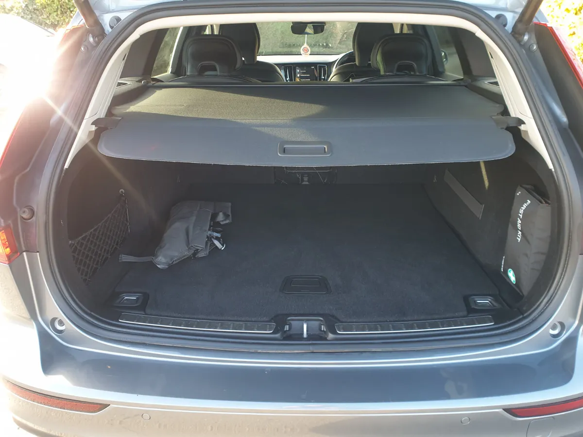 Volvo V60 2020 150 bhp diesel Momentum - Image 2