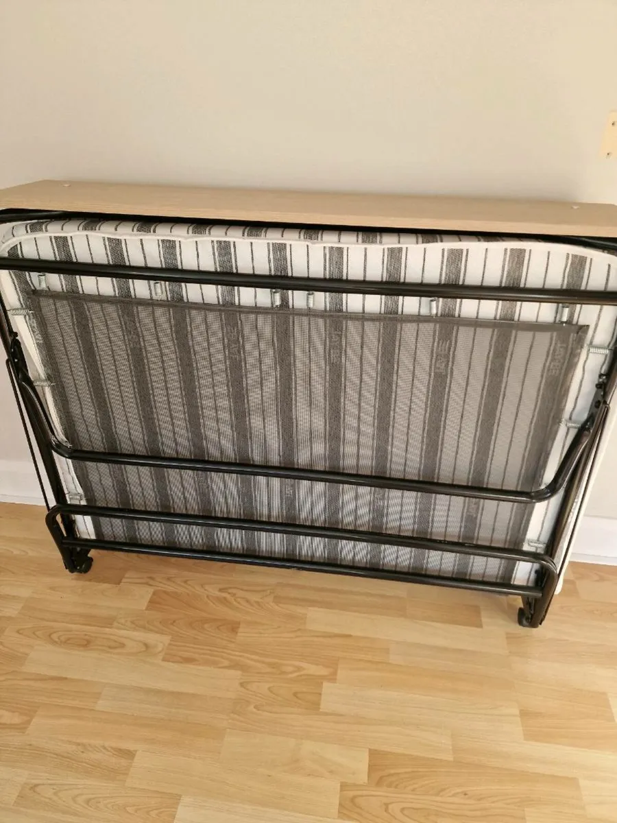 Small folding double bed - Image 1