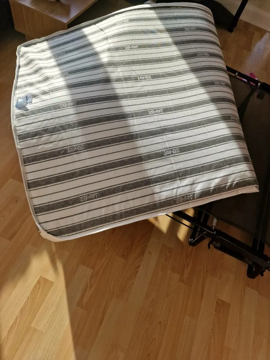 Small folding double bed - Image 4