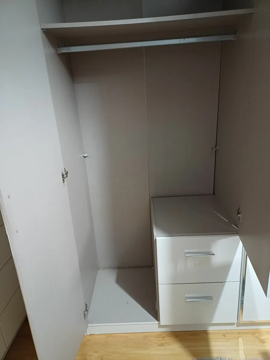 Wardrobe - Image 4