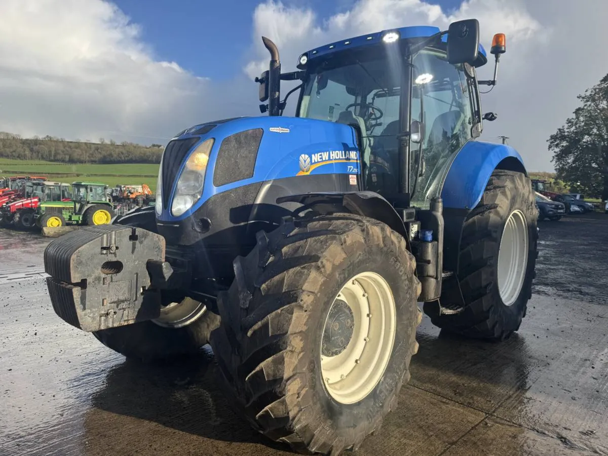 2012 New Holland T7 210 Auto Command - Image 1