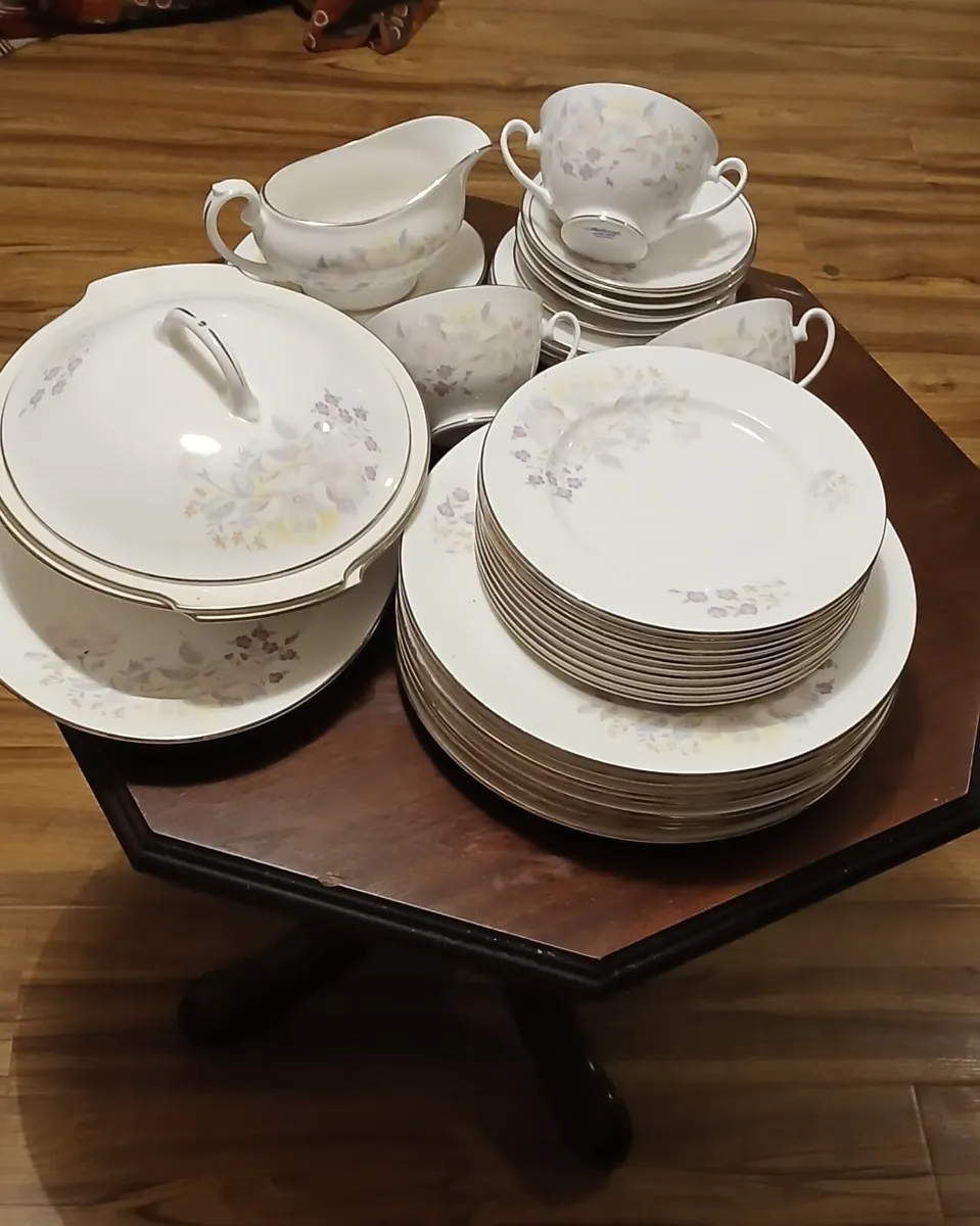 Silver Dawn Dinner Service - Image 2