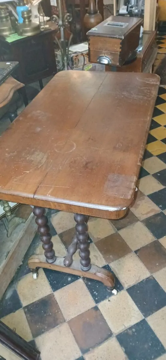 Antique Barley twist small table - Image 1