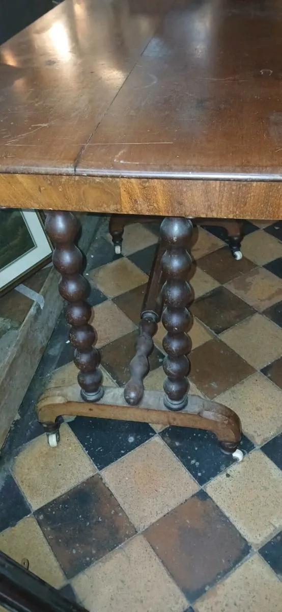 Antique Barley twist small table - Image 4