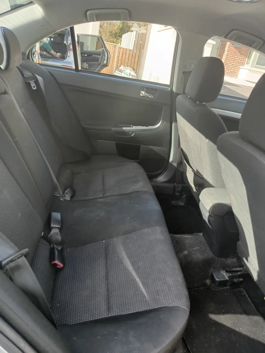 Mitsubishi Lancer 2011 - Image 3