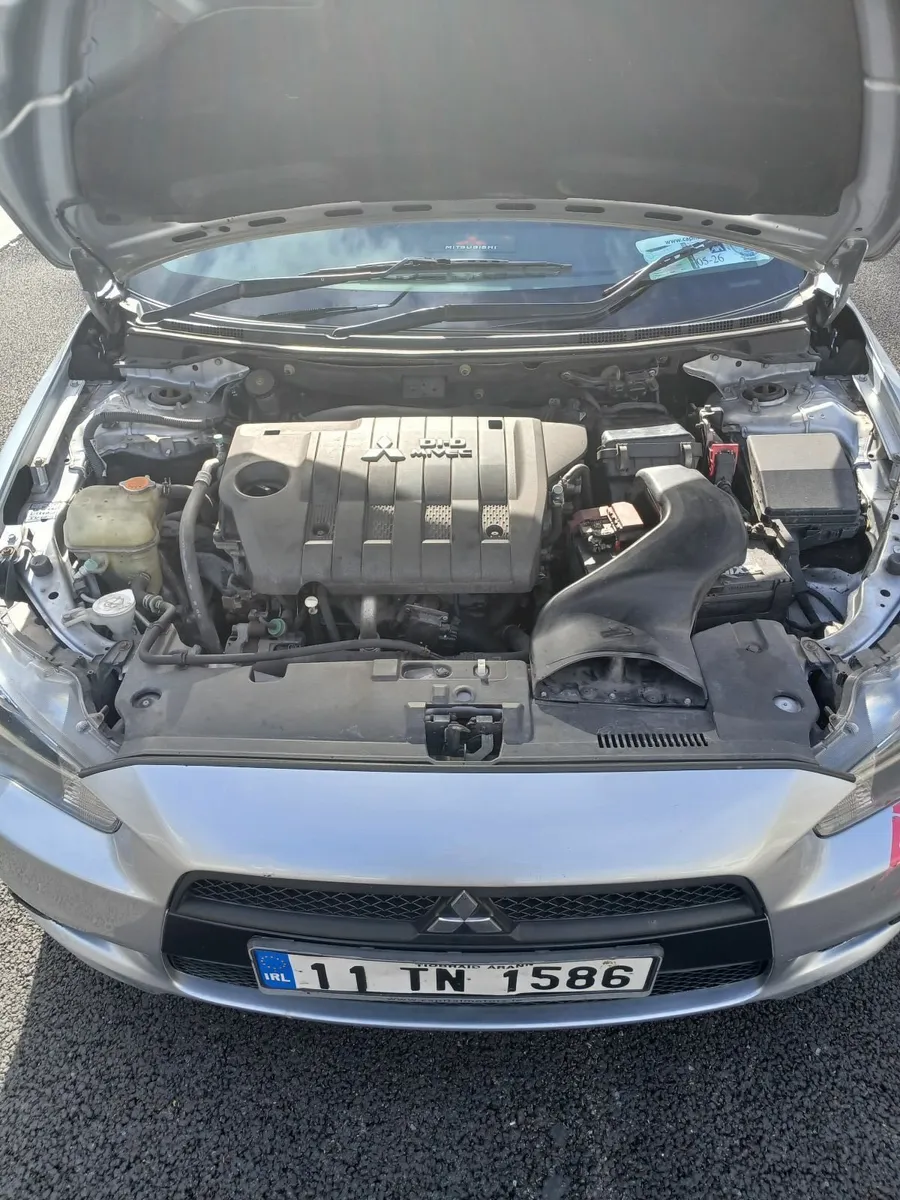 Mitsubishi Lancer 2011 - Image 4
