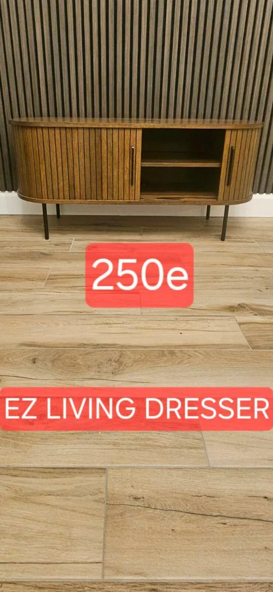 Like new mirror lamp and cabinet - Image 1