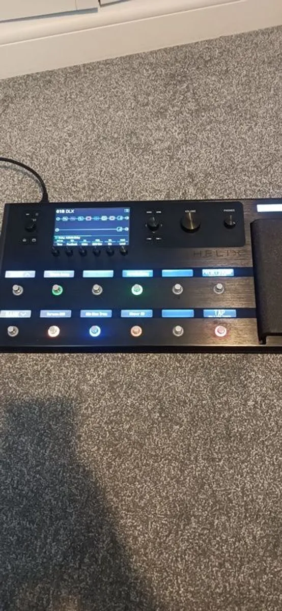 Line 6 Helix w/ carry bag - Image 1