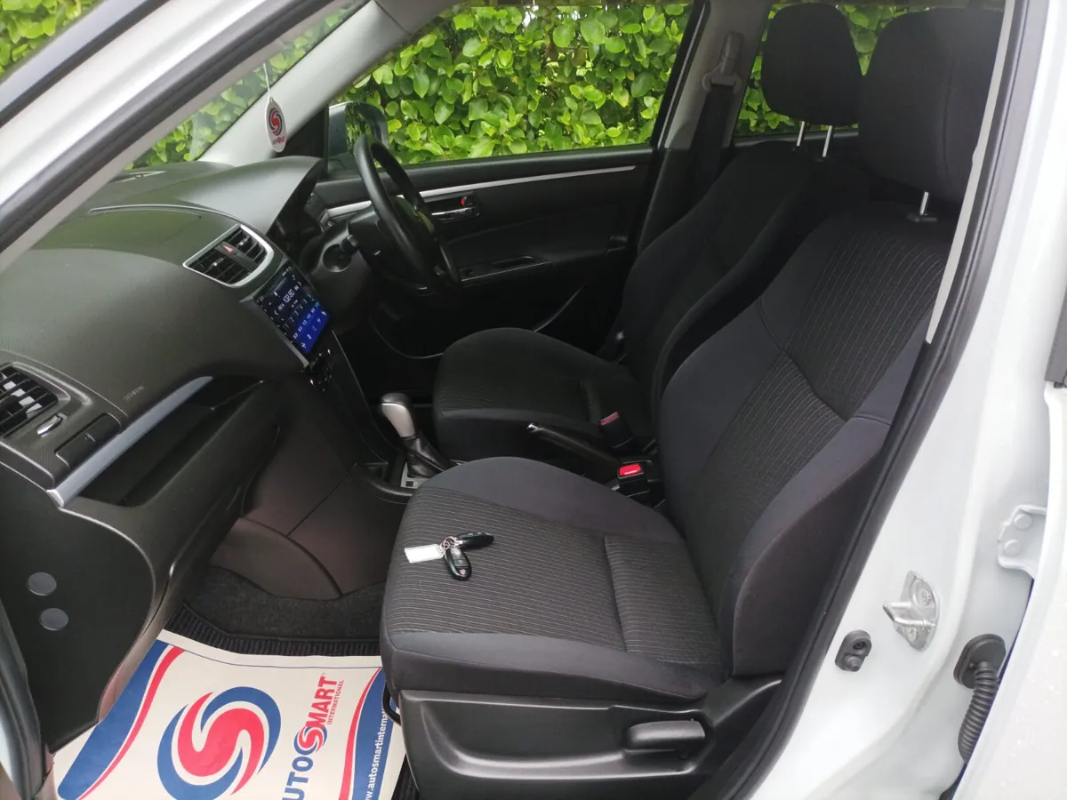Suzuki Swift 1.2 Automatic, 2015 - Image 3