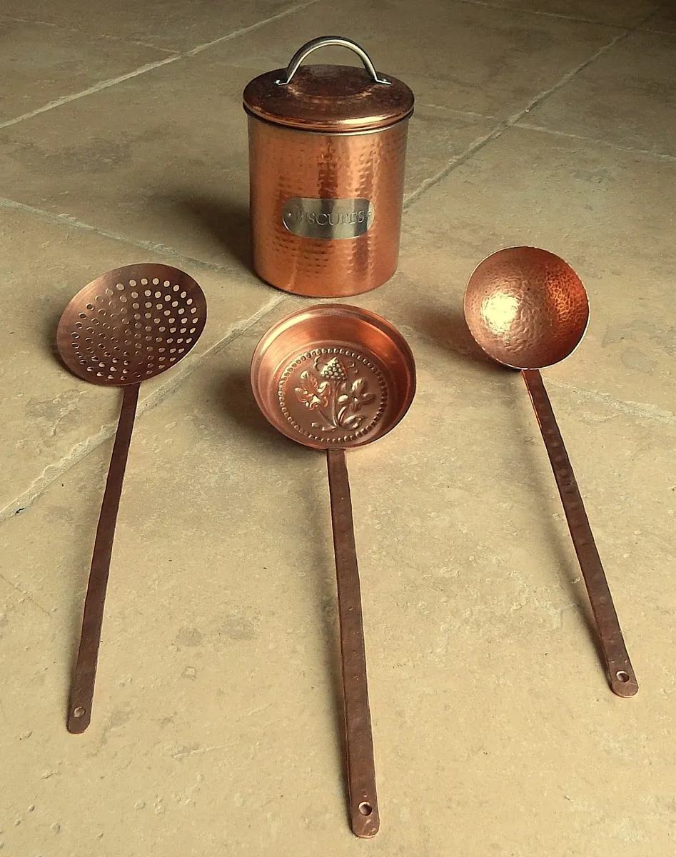Set of 3 Copper Ladles & Biscuit Tin - Image 1