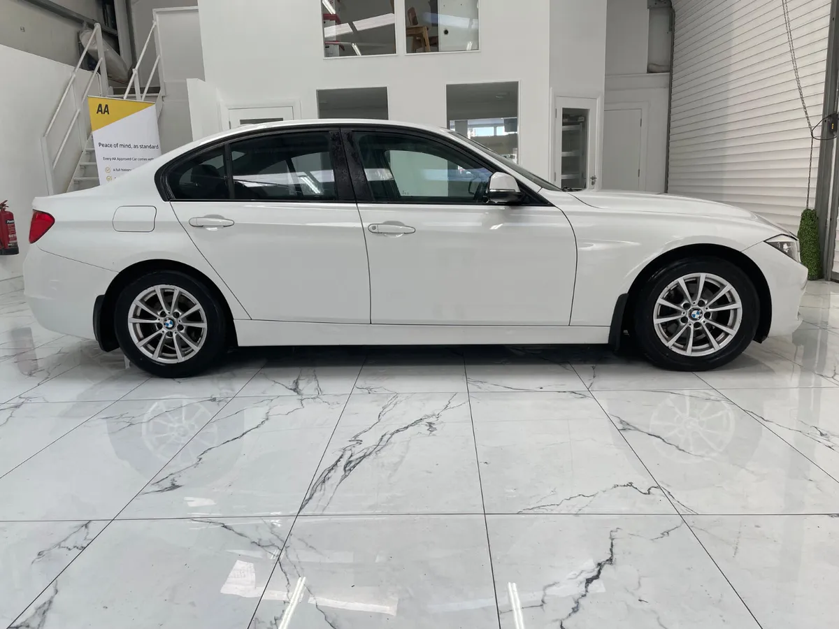 BMW 3-Series 2015 - Image 2