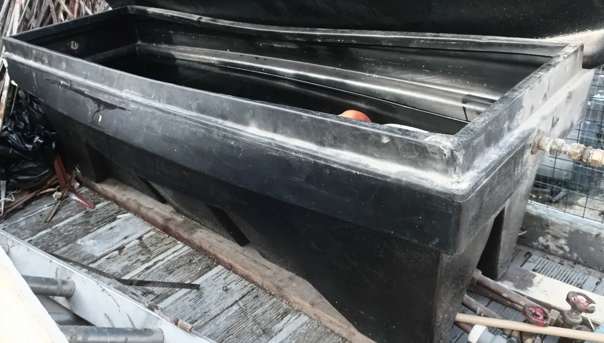 Attic water storage tank - Image 2